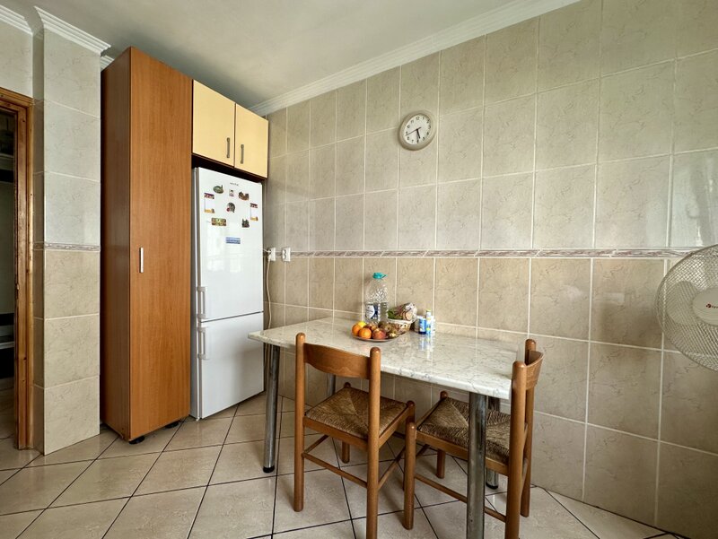 Metrou Gorjului, 3 camere, 69,5 mp, 2 bai, 2 balcoane, bloc 1979